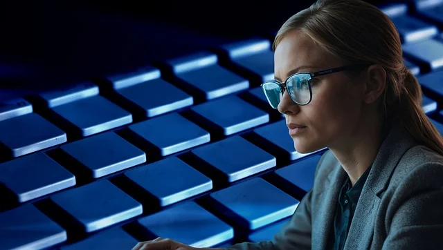 sistemnyj-administrator-s-beloj-zarplatoj-i-polnym-socialnym-paketom-ishem-imenno-vas