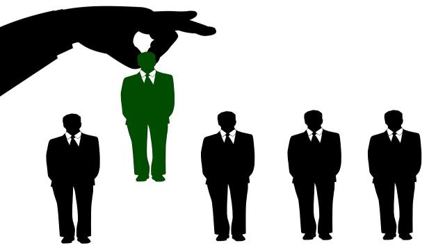 v-kompaniyu-po-podboru-personala-srochno-trebuetsya-specialist-po-kadram-vysokaya-zarplata-dms