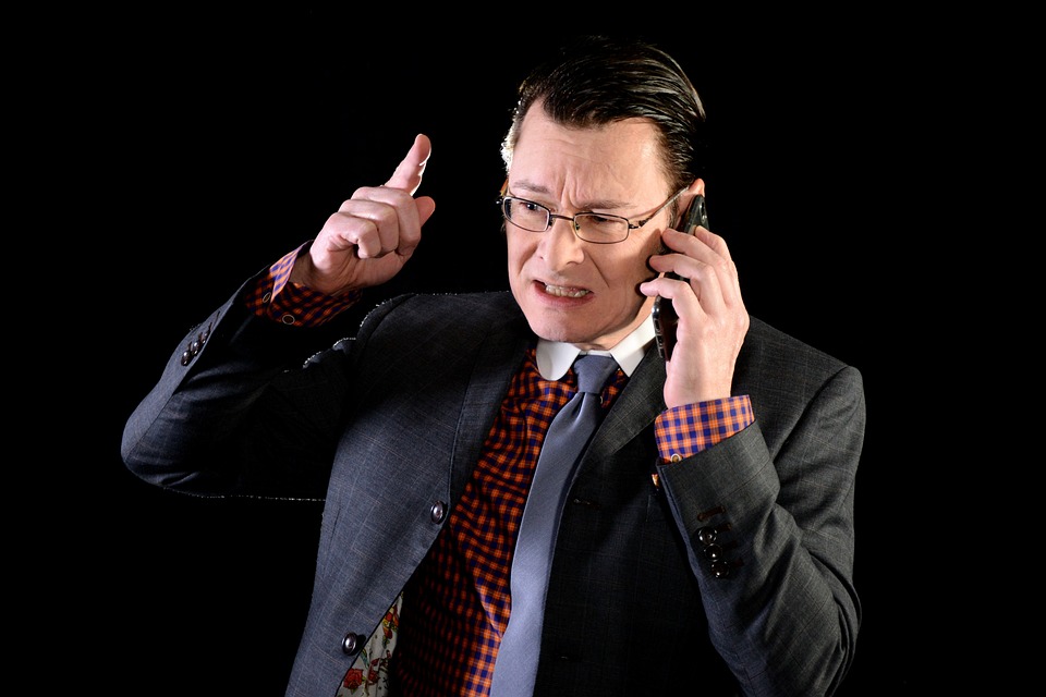 v-krupnuyu-kompaniyu-trebuetsya-menedzher-proekta-druzhnyj-kollektiv-korporativnyj-etiket-dms